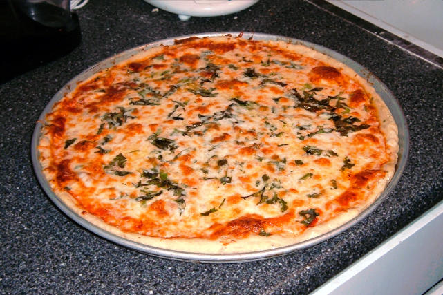 Pizza grunndeig med gjær